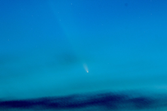 Comète à longue période découverte en 2023, périhélie le 27 septembre 2024, au plus près de la Terre le 12 octobre 2024 (71 millions de km)<br />13/10/2024 (D810A - 12 photos, 100mm, pause 4 secondes, 1600 iso)